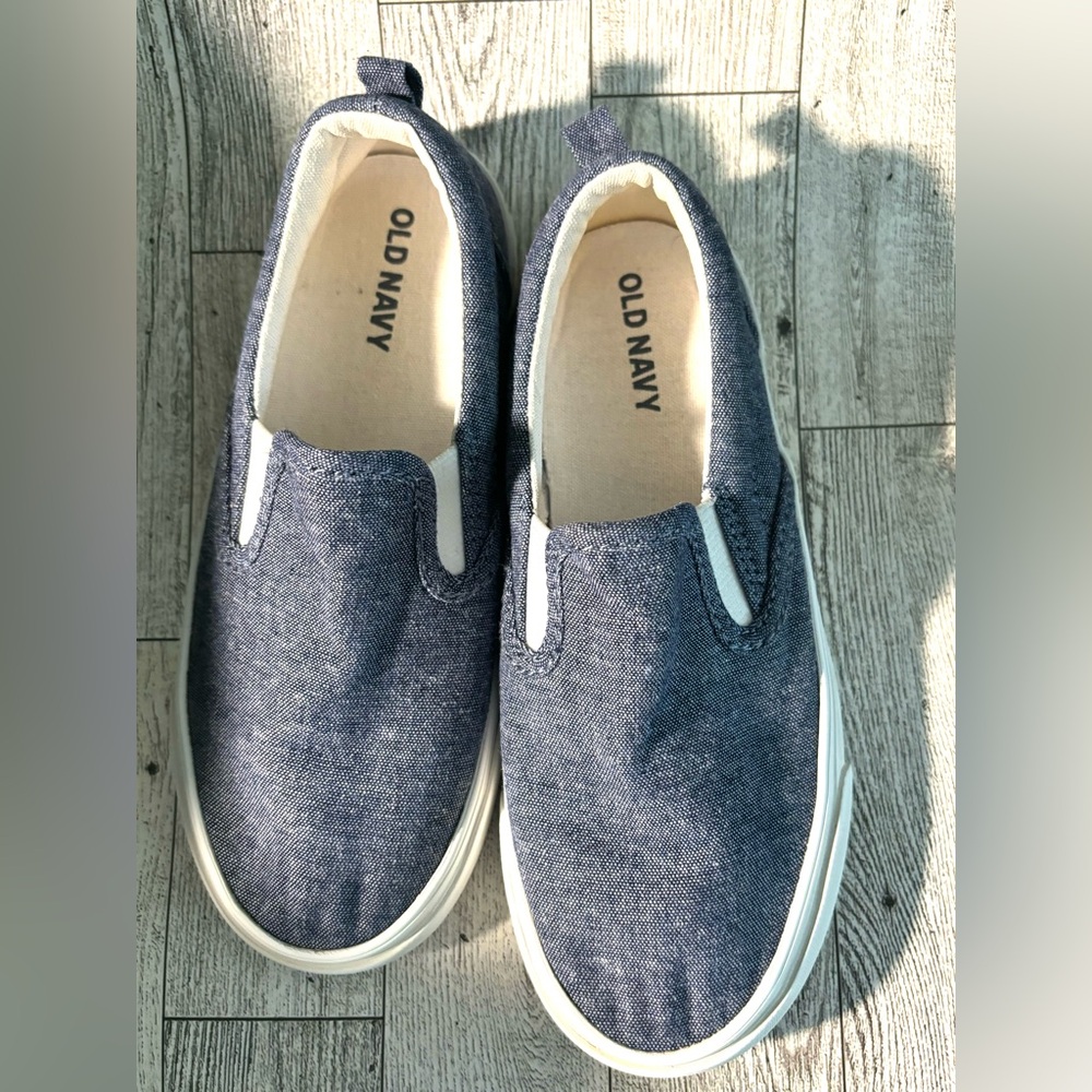 Old navy boys slip on sneakers